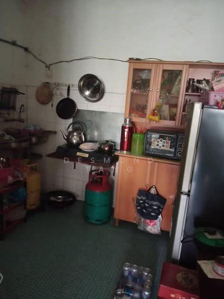 Kediaman Servis untuk Dijual di PPR Intan Baiduri - Desmond Tang - Kitchen - PropertyGuru.com.my