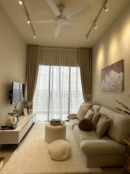 Kediaman Servis untuk Disewa di 8th & Stellar - Zoie Law - Living Room - PropertyGuru.com.my