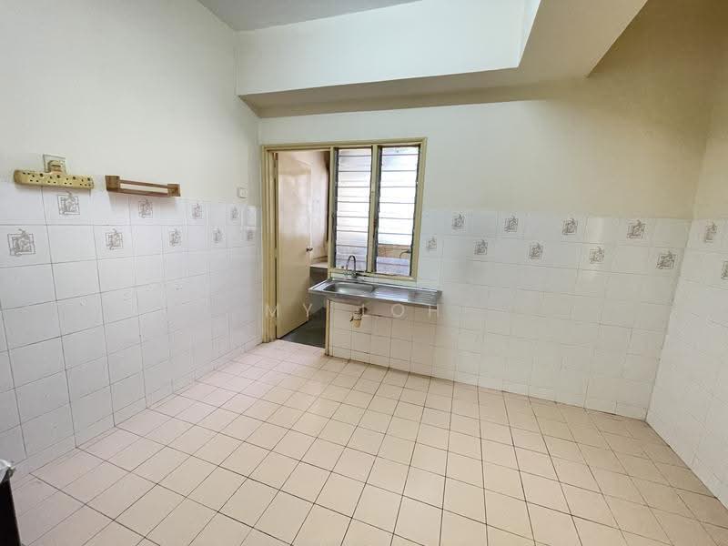 Pangsapuri untuk Dijual di Prima Saujana - MY Loh - Kitchen - PropertyGuru.com.my