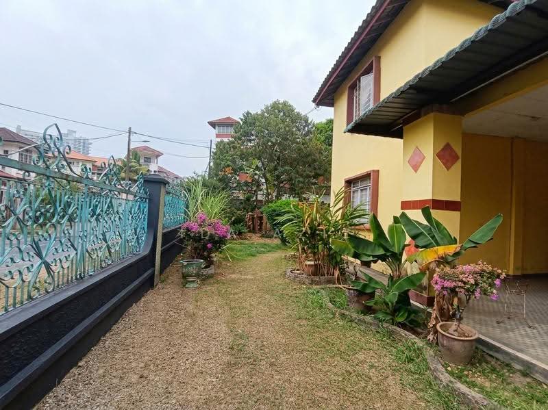 Bungalow House for Sale in Johor Bahru (Johor) - Ida Aziz - Exterior - PropertyGuru.com.my