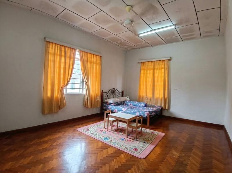 Bungalow House for Sale in Johor Bahru (Johor) - Ida Aziz - Bedroom - PropertyGuru.com.my