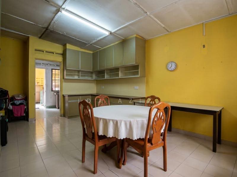 Bungalow House for Sale in Johor Bahru (Johor) - Ida Aziz - Dining Room - PropertyGuru.com.my