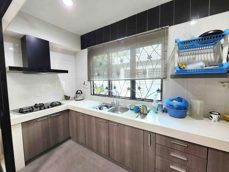 Rumah Teres 3-Tingkat untuk Dijual di Lake Fields (Sungai Besi) - Edmund Lee - Kitchen - PropertyGuru.com.my
