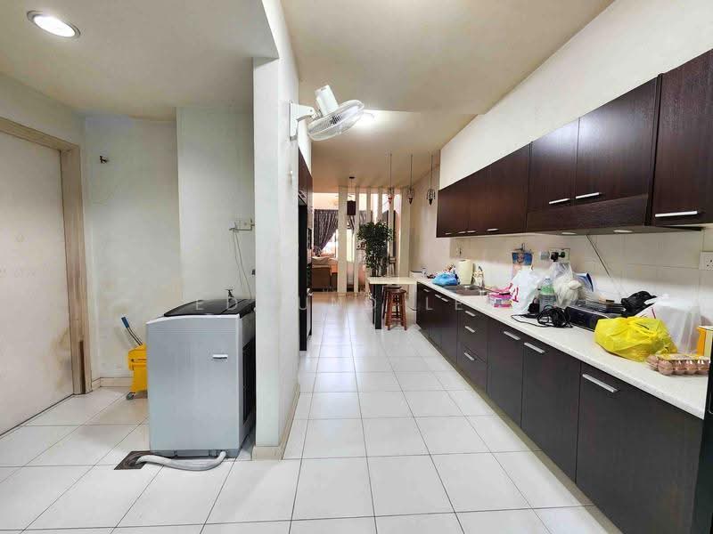 Rumah Teres 3-Tingkat untuk Dijual di Lake Fields (Sungai Besi) - Edmund Lee - Kitchen - PropertyGuru.com.my