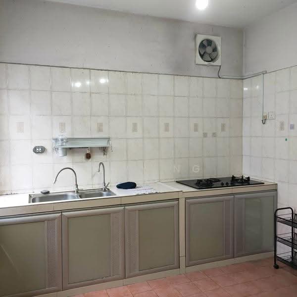 Rumah Teres 2-Tingkat untuk Dijual di Taman Putri Kulai (Kulai) - Vivy Ng - Kitchen - PropertyGuru.com.my