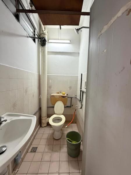 Apartment for Sale at Idaman Apartment - Aswad . - Bathroom - PropertyGuru.com.my