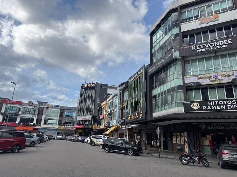 Shop for Rent in Taman Mount Austin (Tebrau) - Wee Howe - Exterior - PropertyGuru.com.my