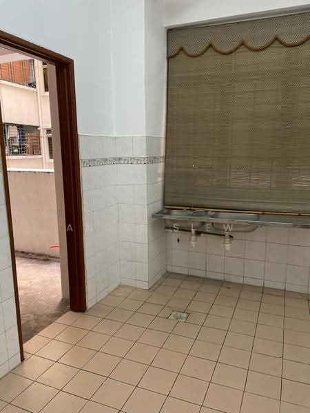 Kondominium untuk Dijual di Impian Heights - Angie Siew - Kitchen - PropertyGuru.com.my