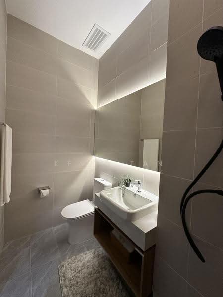 Kediaman Servis untuk Dijual di Summer Suites - Residensi Bukit Meldrum - Kevin Tan - Bathroom - PropertyGuru.com.my