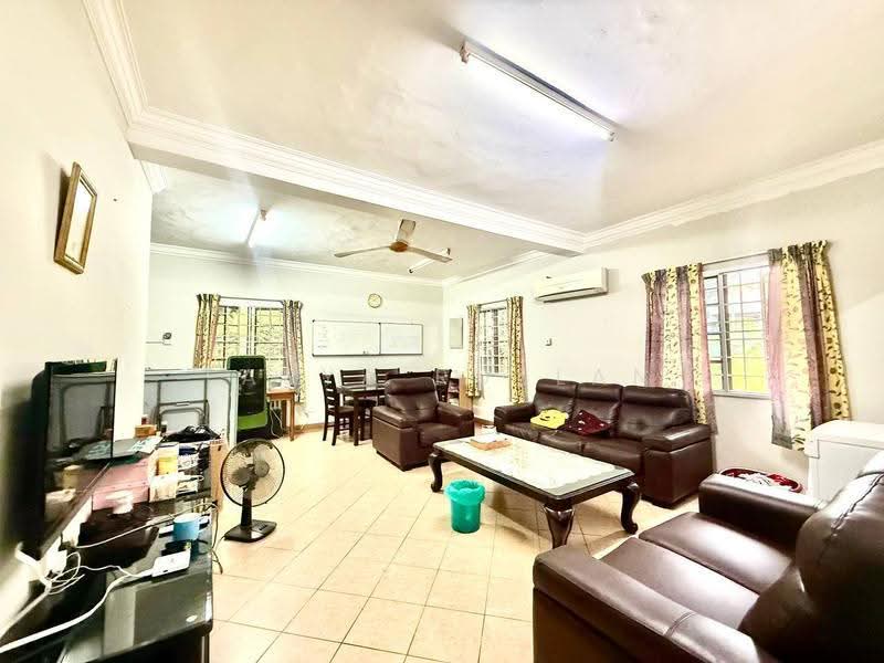 2-storey Terraced House for Sale in Taman Melawati (Ulu Kelang) - Tasya Ruslan - Living Room - PropertyGuru.com.my