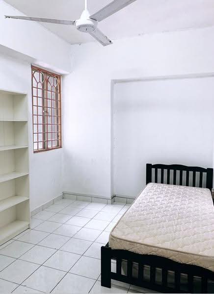 Pangsapuri untuk Disewa di Plaza Indah Apartment - Benny Lee - Bedroom - PropertyGuru.com.my