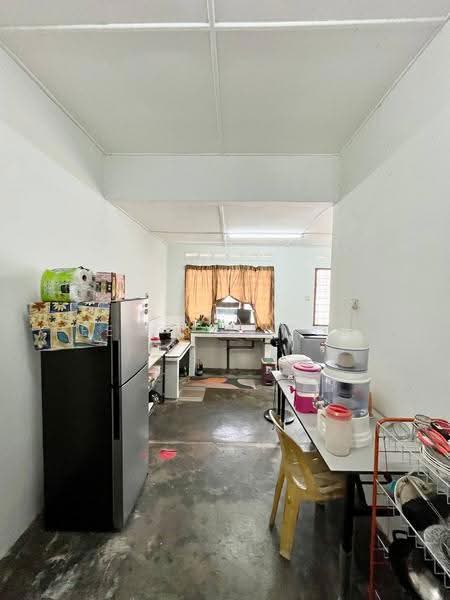 1-storey Terraced House for Sale in Pekan Nanas (Johor) - Ee Fong Toh - Kitchen - PropertyGuru.com.my