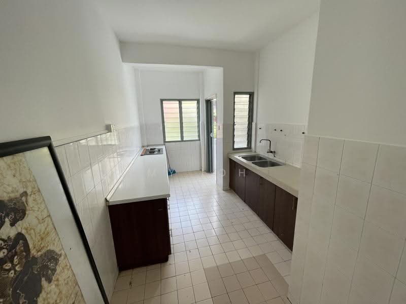 Pangsapuri untuk Dijual di Casa Venicia Apartment - MY Loh - Kitchen - PropertyGuru.com.my