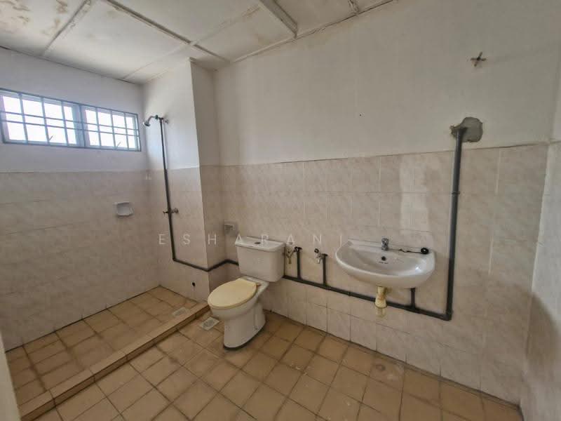 Rumah Teres 2-Tingkat untuk Dijual di Bandar Mahkota Cheras (Cheras) - Esharani . - Bathroom - PropertyGuru.com.my