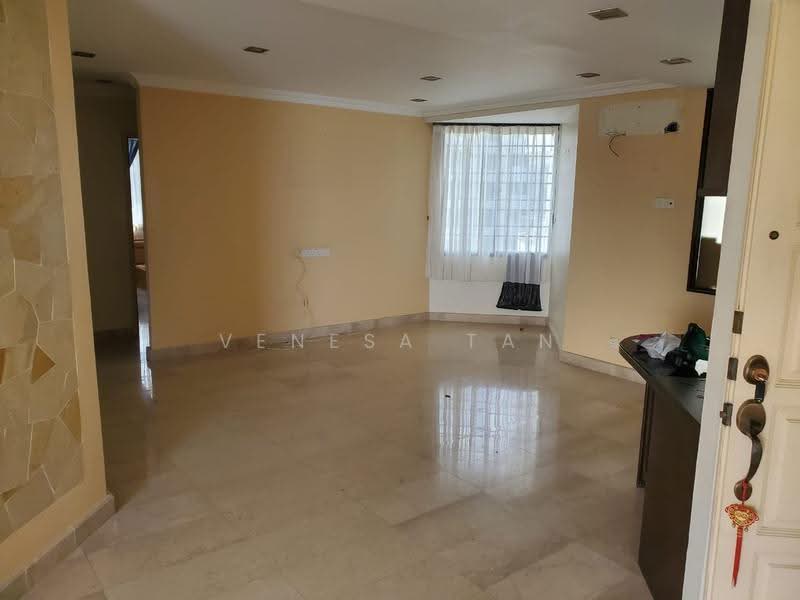 Kondominium untuk Dijual di Marina Tower (Ratu Mutiara) - Venesa Tan - Living Room - PropertyGuru.com.my