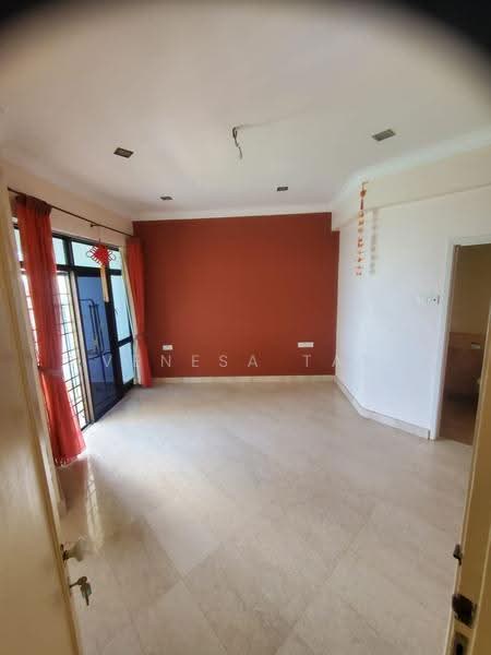 Kondominium untuk Dijual di Marina Tower (Ratu Mutiara) - Venesa Tan - Living Room - PropertyGuru.com.my