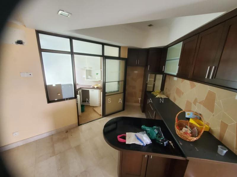 Kondominium untuk Dijual di Marina Tower (Ratu Mutiara) - Venesa Tan - Kitchen - PropertyGuru.com.my