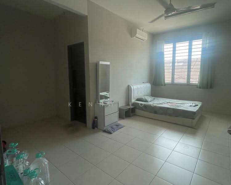 Rumah Teres 2-Tingkat untuk Disewa di Taman Setali (Kuantan) - Kenny Loo - Bedroom - PropertyGuru.com.my
