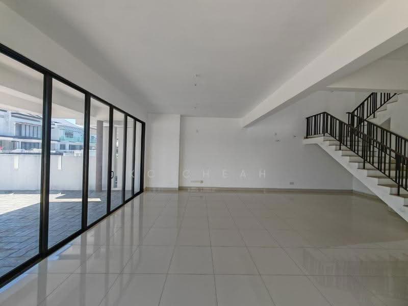 2-storey Terraced House for Sale in Elmina (Shah Alam) - KC Cheah - Living Room - PropertyGuru.com.my