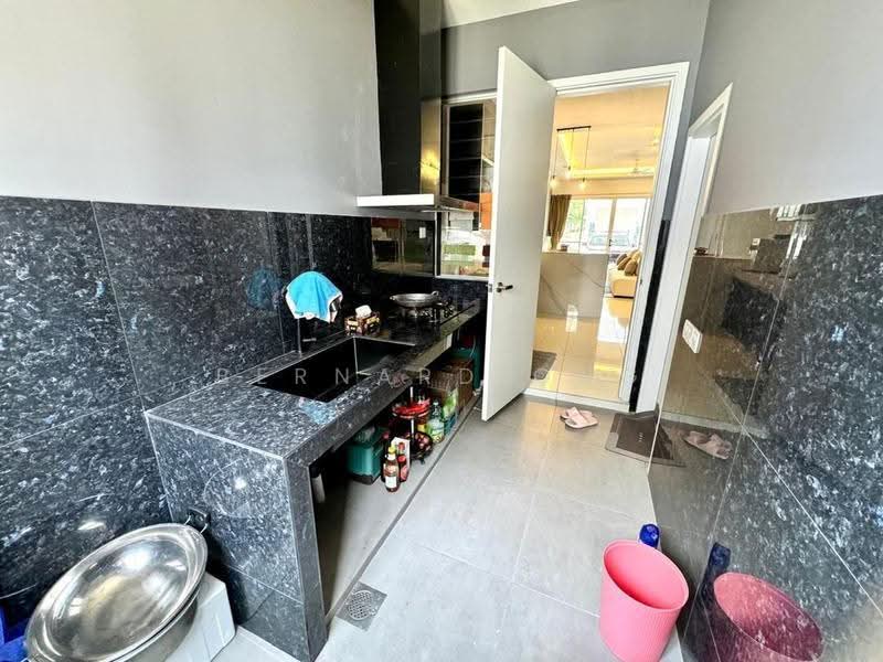 Rumah Teres untuk Dijual di Tamansari (Rawang) - Bernard Ong - Kitchen - PropertyGuru.com.my