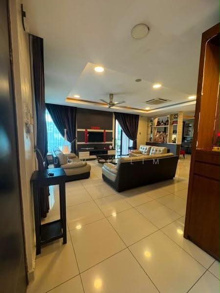 Cluster House for Sale in Taman Mutiara Mas (Skudai) - Jovel Lim - Living Room - PropertyGuru.com.my