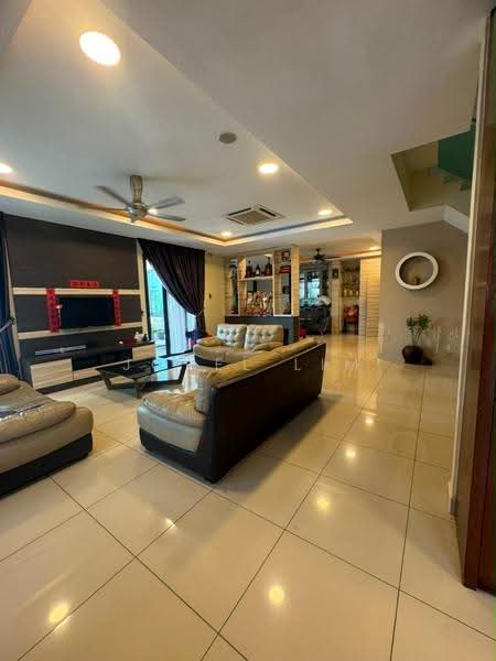 Cluster House for Sale in Taman Mutiara Mas (Skudai) - Jovel Lim - Living Room - PropertyGuru.com.my