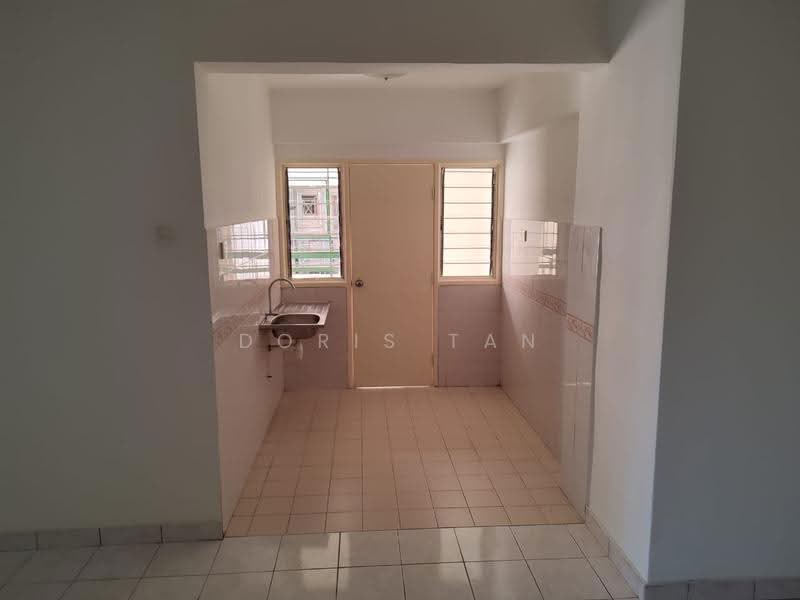 Pangsapuri untuk Dijual di Pelangi Damansara - Doris Tan - Kitchen - PropertyGuru.com.my