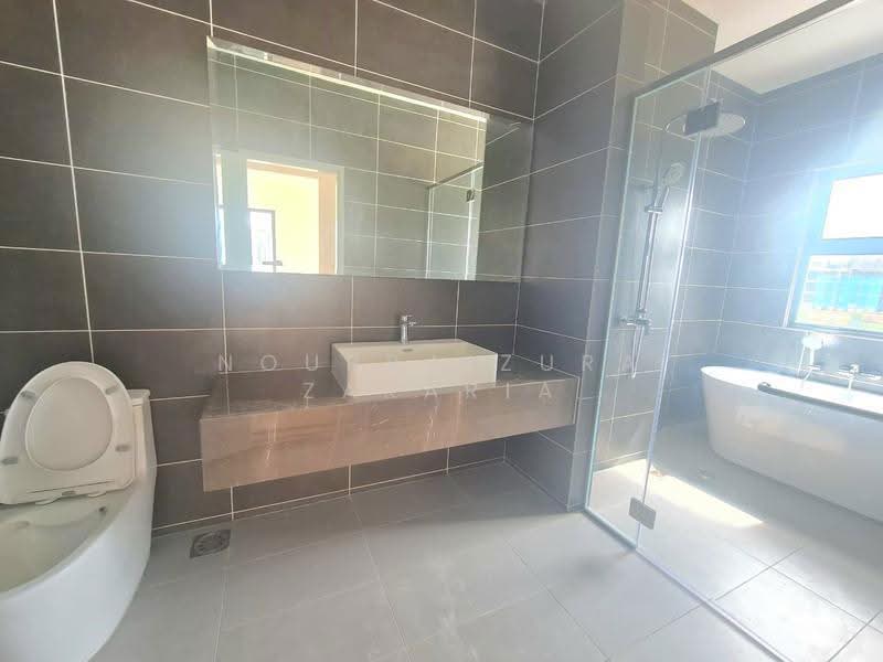 Semi-Detached House for Sale in Cyber 10 (Cyberjaya) - NOURBAIZURA ZAKARIA - Bathroom - PropertyGuru.com.my