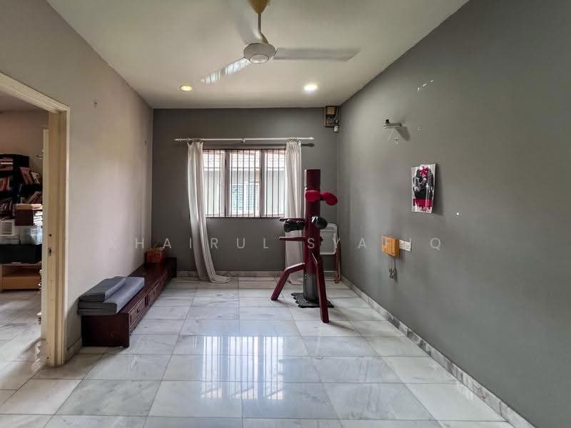 Rumah Teres 2-Tingkat untuk Dijual di Seksyen 5 (Kota Damansara) - Khairul Syafiq - Living Room - PropertyGuru.com.my