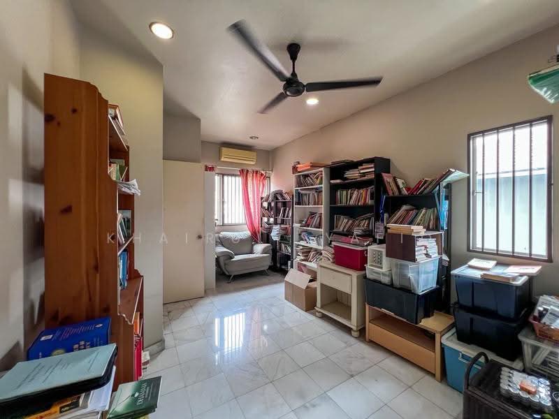 Rumah Teres 2-Tingkat untuk Dijual di Seksyen 5 (Kota Damansara) - Khairul Syafiq - Study - PropertyGuru.com.my