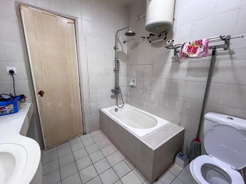 Rumah Teres 2-Tingkat untuk Dijual di Seksyen 5 (Kota Damansara) - Khairul Syafiq - Bathroom - PropertyGuru.com.my