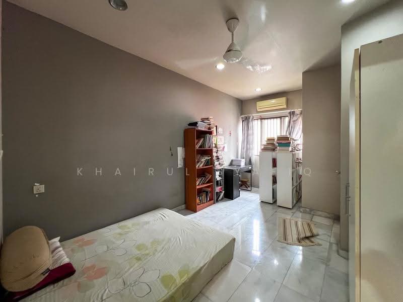 Rumah Teres 2-Tingkat untuk Dijual di Seksyen 5 (Kota Damansara) - Khairul Syafiq - Bedroom - PropertyGuru.com.my