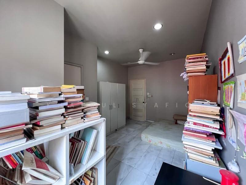 Rumah Teres 2-Tingkat untuk Dijual di Seksyen 5 (Kota Damansara) - Khairul Syafiq - Study - PropertyGuru.com.my