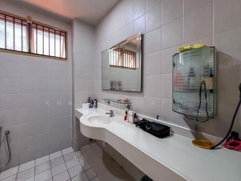 Rumah Teres 2-Tingkat untuk Dijual di Seksyen 5 (Kota Damansara) - Khairul Syafiq - Bathroom - PropertyGuru.com.my