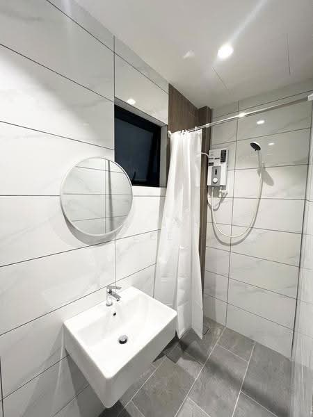 Service Residence for Rent at Piccadilly - Kar Long Lee - Bathroom - PropertyGuru.com.my