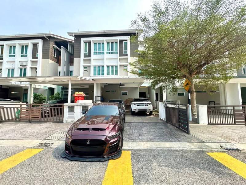 Rumah Teres 3-Tingkat untuk Dijual di Bandar Rinching (Semenyih) - Tasya Ruslan - PropertyGuru.com.my