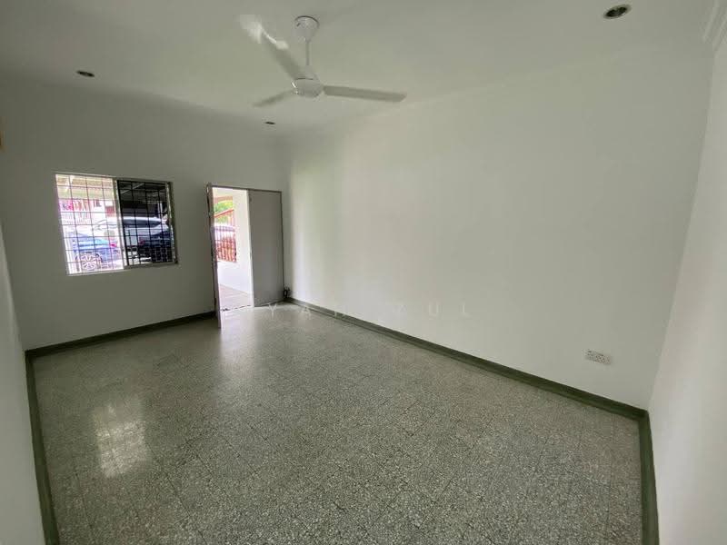 Kondominium untuk Disewa di The Mate @ Damansara Jaya - Ayah Zul - Living Room - PropertyGuru.com.my