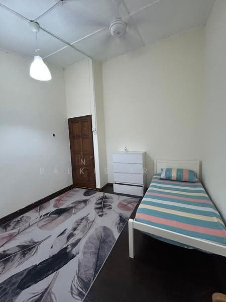 Rumah Teres 2-Tingkat untuk Dijual di Seksyen 11 (Shah Alam) - Nurul Balkis Arshad - Bedroom - PropertyGuru.com.my