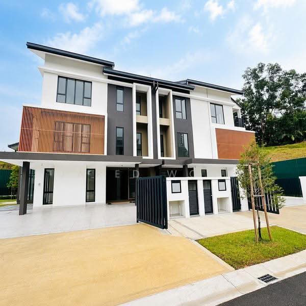 Vila Berkembar untuk Dijual di Symphony Hills (Cyberjaya) - Jared Wong - Exterior - PropertyGuru.com.my