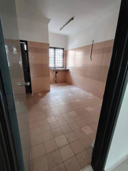 Rumah Teres 2-Tingkat untuk Dijual di Taman Mount Austin (Tebrau) - Junz Liew - Kitchen - PropertyGuru.com.my