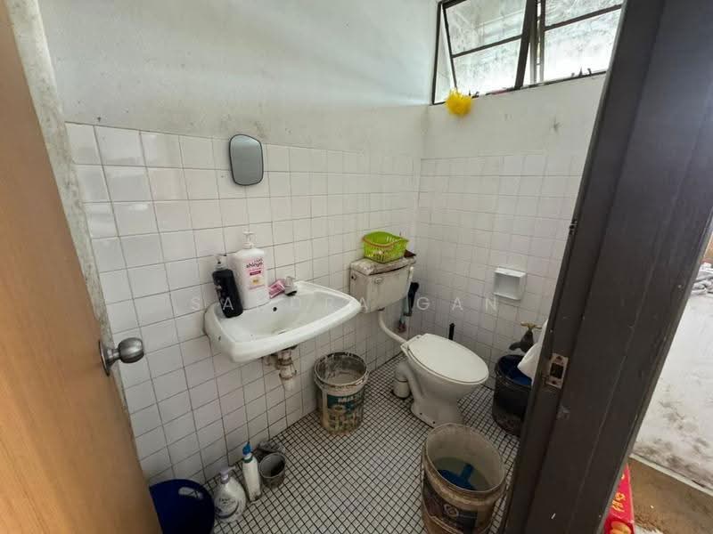 Factory for Sale in Permas Jaya (Johor) - Sandra Gan - Bathroom - PropertyGuru.com.my