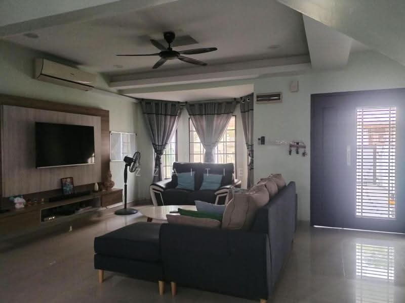 Rumah Teres 2-Tingkat untuk Dijual di Bandar Putra Permai (Seri Kembangan) - Izzaitie . - PropertyGuru.com.my