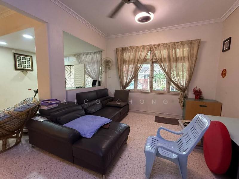 Rumah Teres 2-Tingkat untuk Dijual di Taman Molek (Johor Bahru) - Nico Chong - Living Room - PropertyGuru.com.my