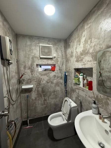 Rumah Teres 2-Tingkat untuk Dijual di Taman Molek (Johor Bahru) - Nico Chong - Bathroom - PropertyGuru.com.my