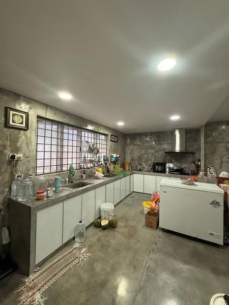 Rumah Teres 2-Tingkat untuk Dijual di Taman Molek (Johor Bahru) - Nico Chong - Kitchen - PropertyGuru.com.my