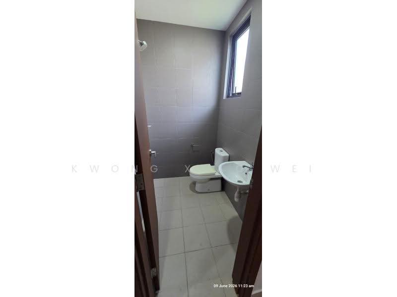 Semi-Detached House for Rent in Sungai Buloh (Selangor) - Kwong Xiao Wei - Bathroom - PropertyGuru.com.my