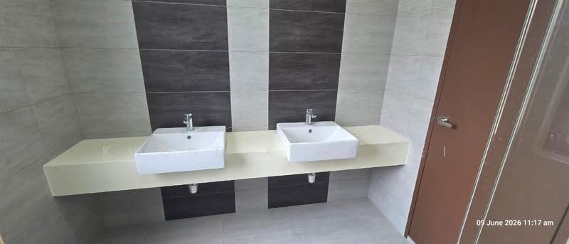 Semi-Detached House for Rent in Sungai Buloh (Selangor) - Kwong Xiao Wei - Bathroom - PropertyGuru.com.my