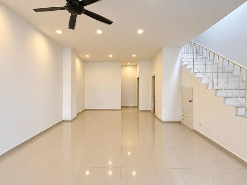Rumah Teres 2-Tingkat untuk Dijual di Eco Grandeur (Puncak Alam) - Farhan Rafael - Living Room - PropertyGuru.com.my