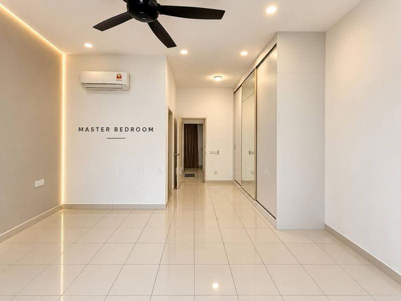 Rumah Teres 2-Tingkat untuk Dijual di Eco Grandeur (Puncak Alam) - Farhan Rafael - Master Bedroom - PropertyGuru.com.my