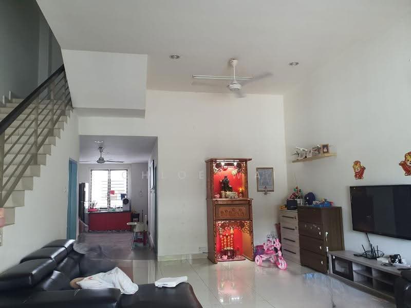 2.5-storey Terraced House for Sale in Taman Putra Impiana (Puchong) - Chloe Wai - Living Room - PropertyGuru.com.my